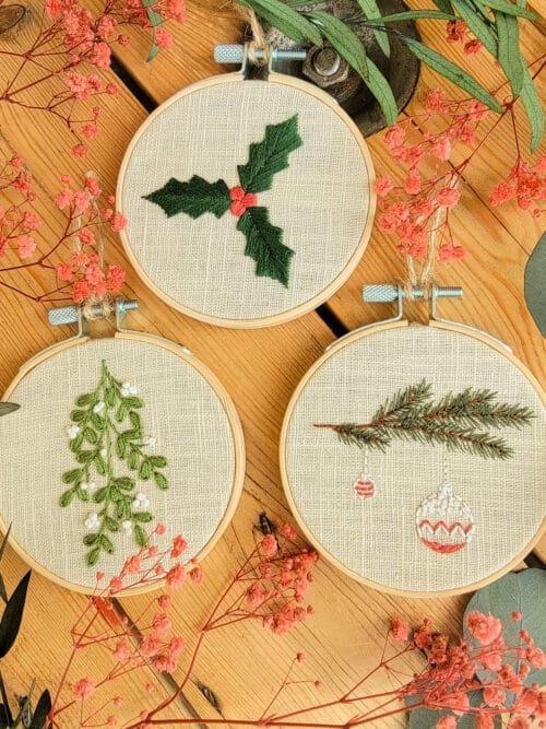 Kit Broderie Noël, 3 suspensions déco : houx, gui et sapin